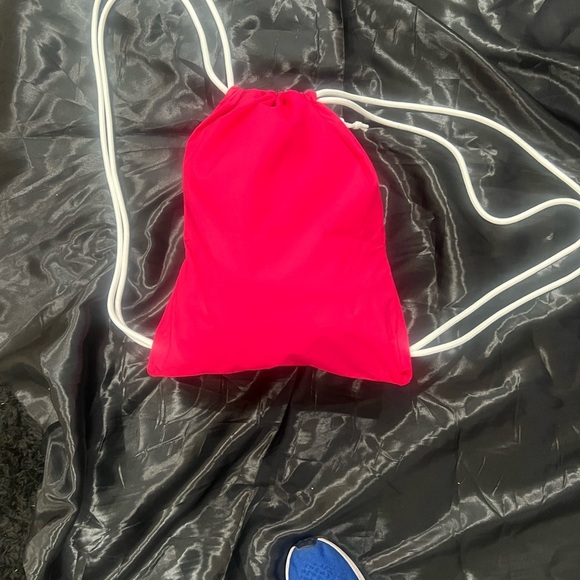 NIKE  hot pink and white drawstring bag, used​ - Picture 6 of 6